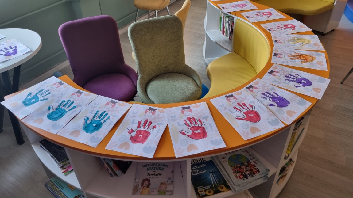 HASAN ALİ YÜCEL İLKOKULUNDA “AİLEM BENİM DÜNYAM” PROJESİ KAPSAMINDA ''ÖĞRENCİ İZİ'' ETKİNLİĞİ YAPILDI